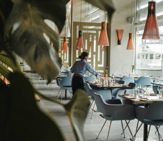 Achieving energy resilience in hospitality: 5 lessons from Burger King, Maybourne and UKHospitality